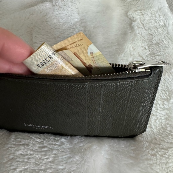 Authentic YSL card holder in excellent  condition - Picture 7 of 9